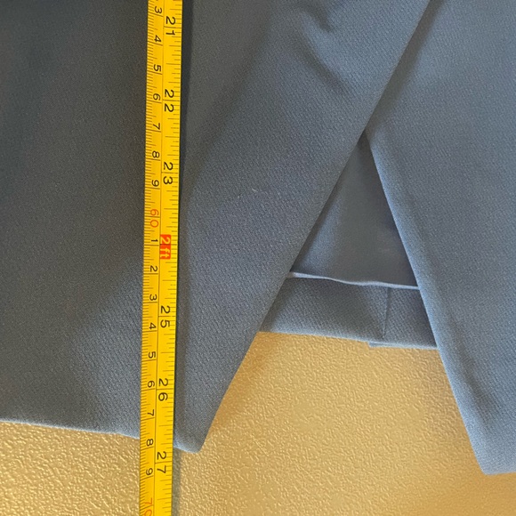 Brand NEW with TAGS
Elie Tahari Peri Blue Double-Breasted Blazer - Picture 5 of 7